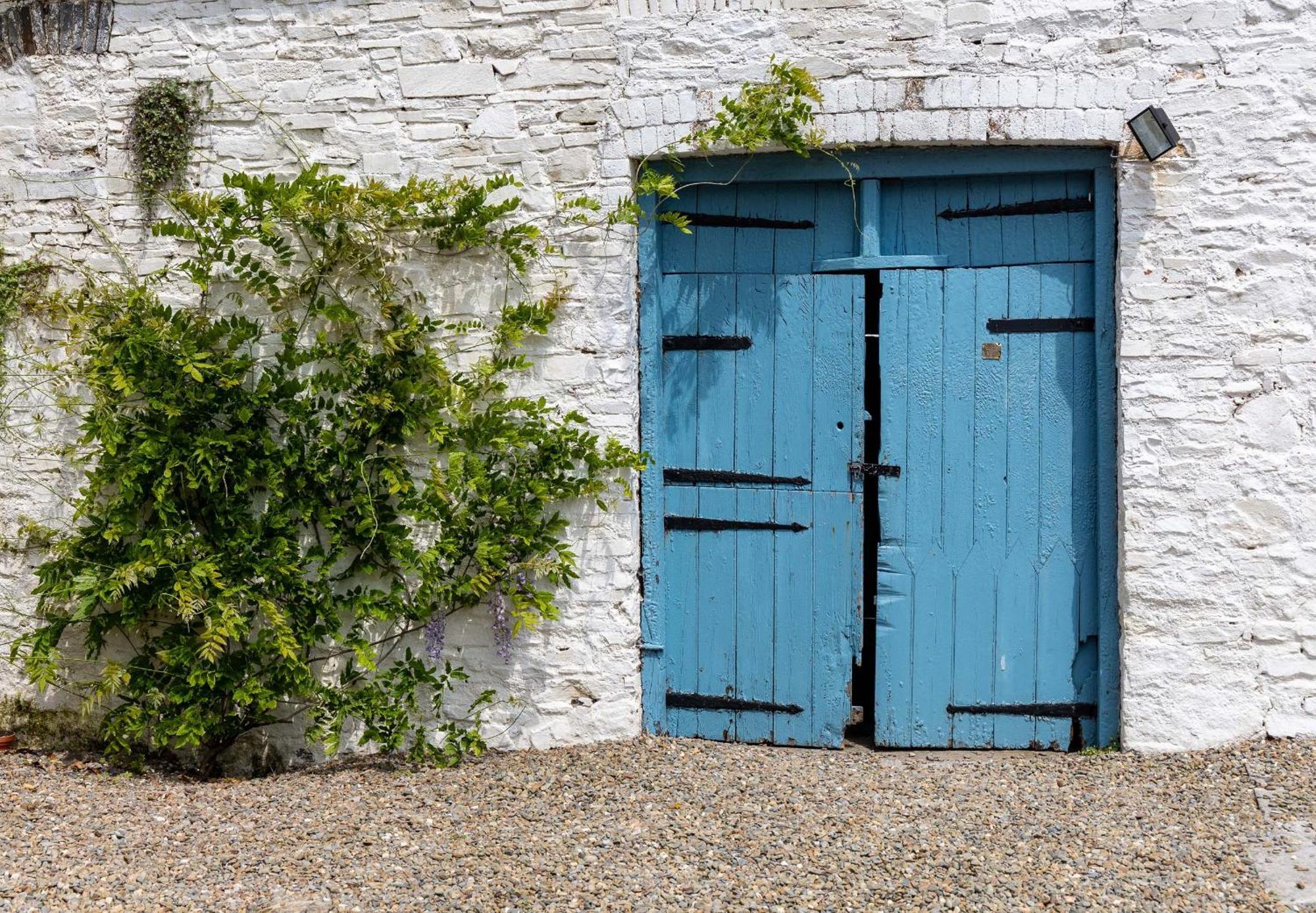 The Old Carriage Court Villa Kidwelly Exterior photo